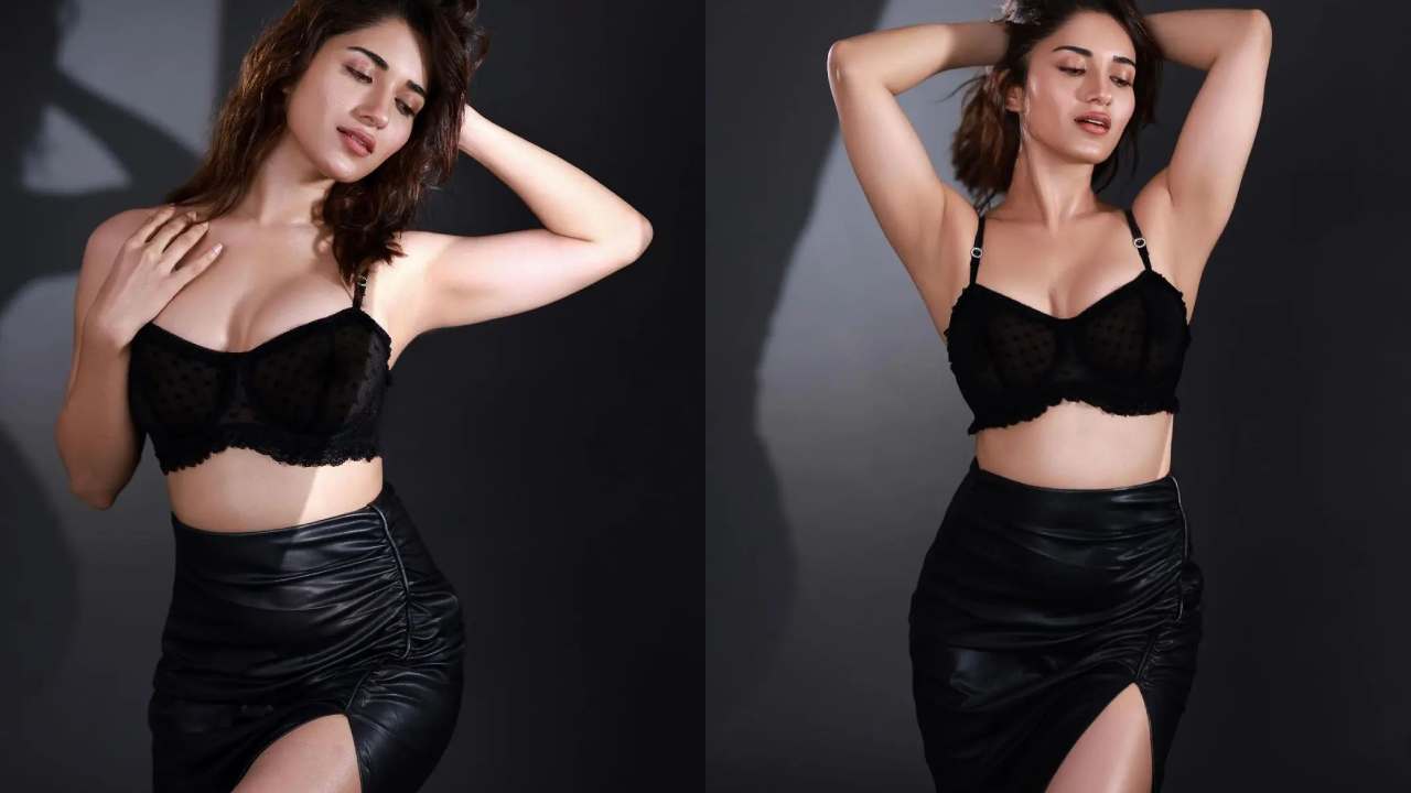 Ruhani Sharma : బ్లాక్ డ్రెస్‌లో మెరిపిస్తూ మైమరిపిస్తున్న రుహాని శర్మ..