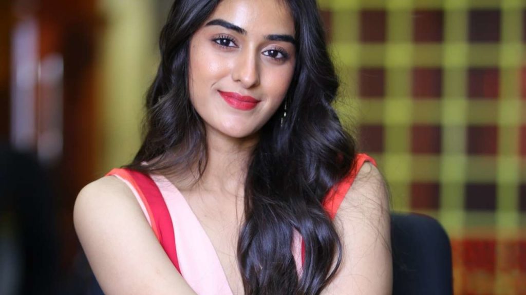 Heroine Sakshi Vaidya shares about her life before agent movie