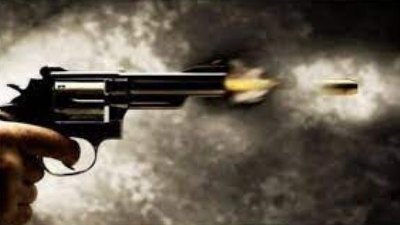 America Firing : అమెరికా టెక్సాస్ లో కాల్పుల కలకలం.. ఐదుగురిని కాల్చి చంపిన దుండగుడు America Firing : అమెరికా టెక్సాస్ లో కాల్పుల కలకలం.. ఐదుగురిని కాల్చి చంపిన దుండగుడు
