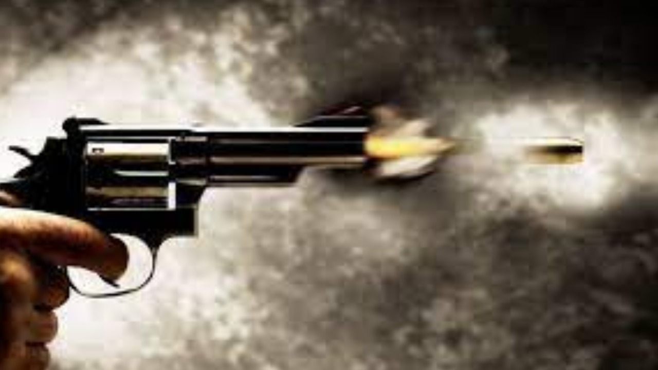 America Shooting : అమెరికాలో మరోసారి కాల్పులు.. 8 మంది మృతి America Shooting : అమెరికాలో మరోసారి కాల్పులు.. 8 మంది మృతి