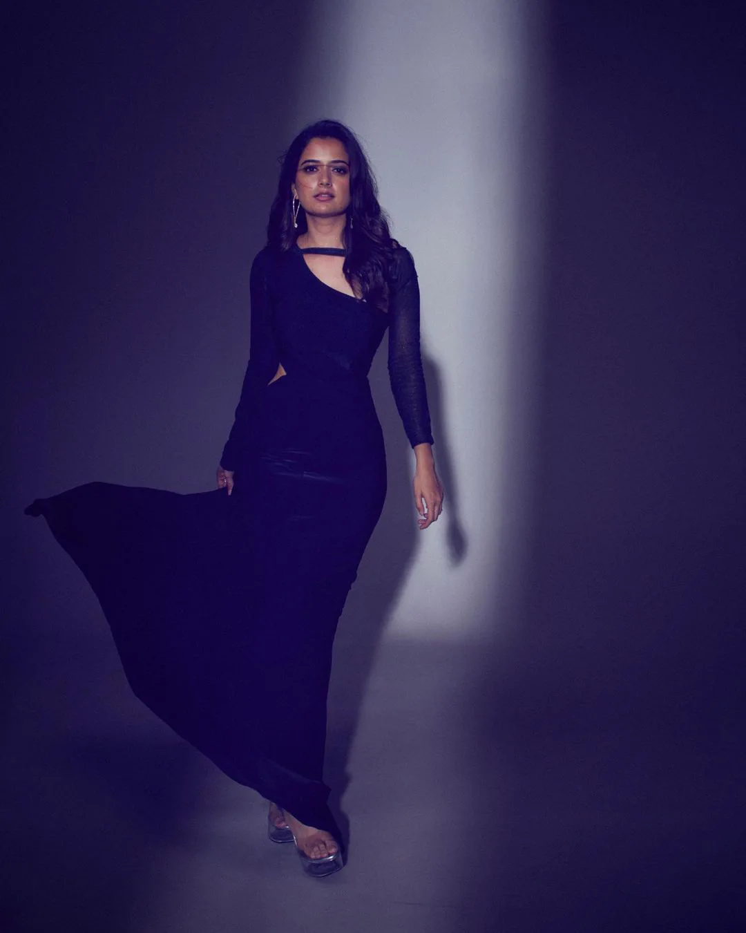 Amigos heroine Ashika Ranganath latest photoshoot in black dress