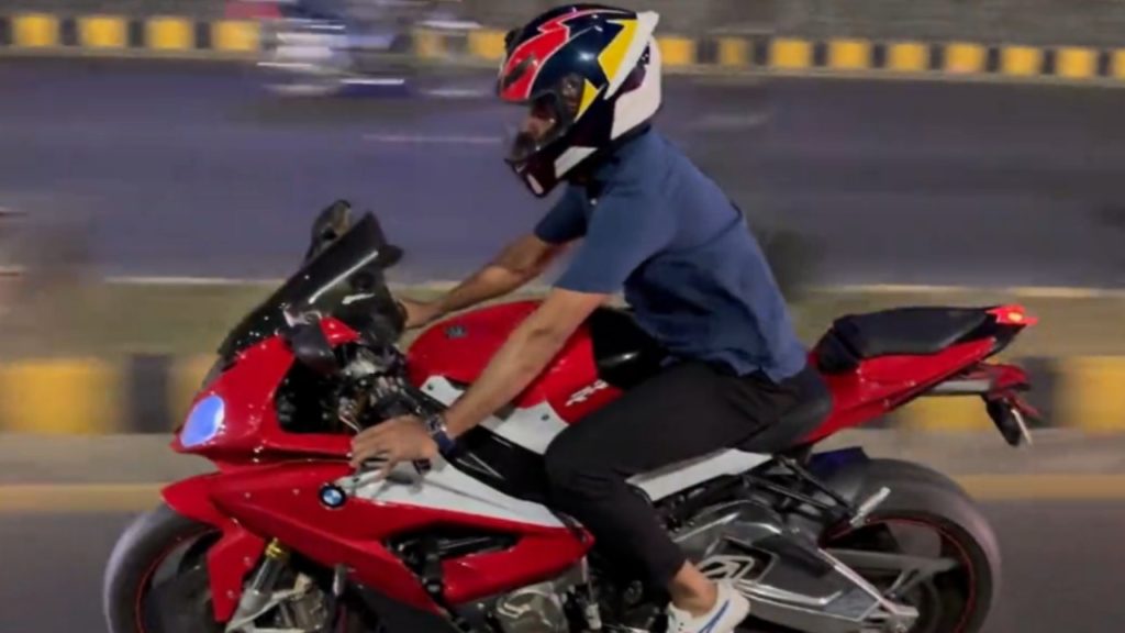 Babar Azams motorbike ride