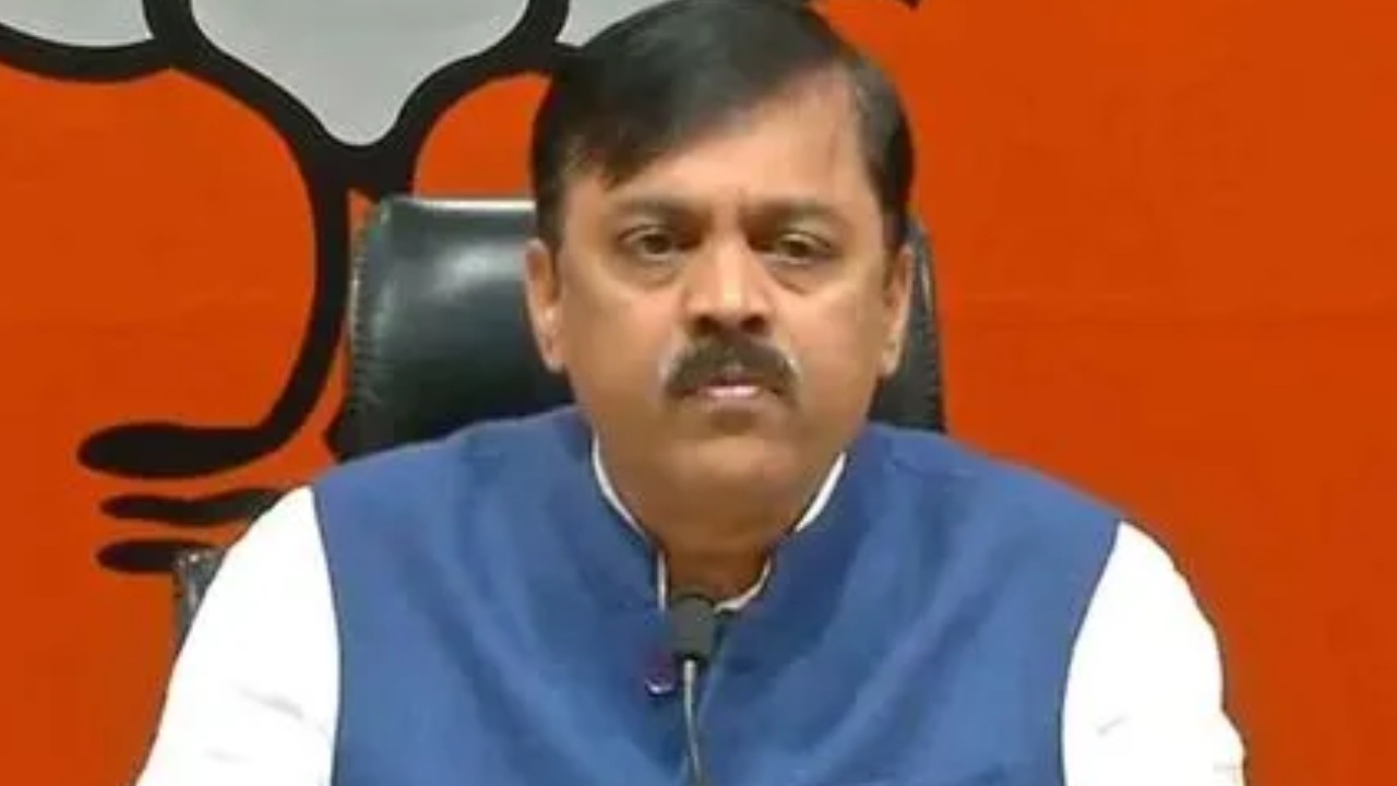 GVL Narsimha Rao : వైసీపీ ప్రభుత్వ విధానాలపై బీజేపీ పోరాటం : జీవీఎల్ నర్సింహారావు GVL Narsimha Rao : వైసీపీ ప్రభుత్వ విధానాలపై బీజేపీ పోరాటం : జీవీఎల్ నర్సింహారావు