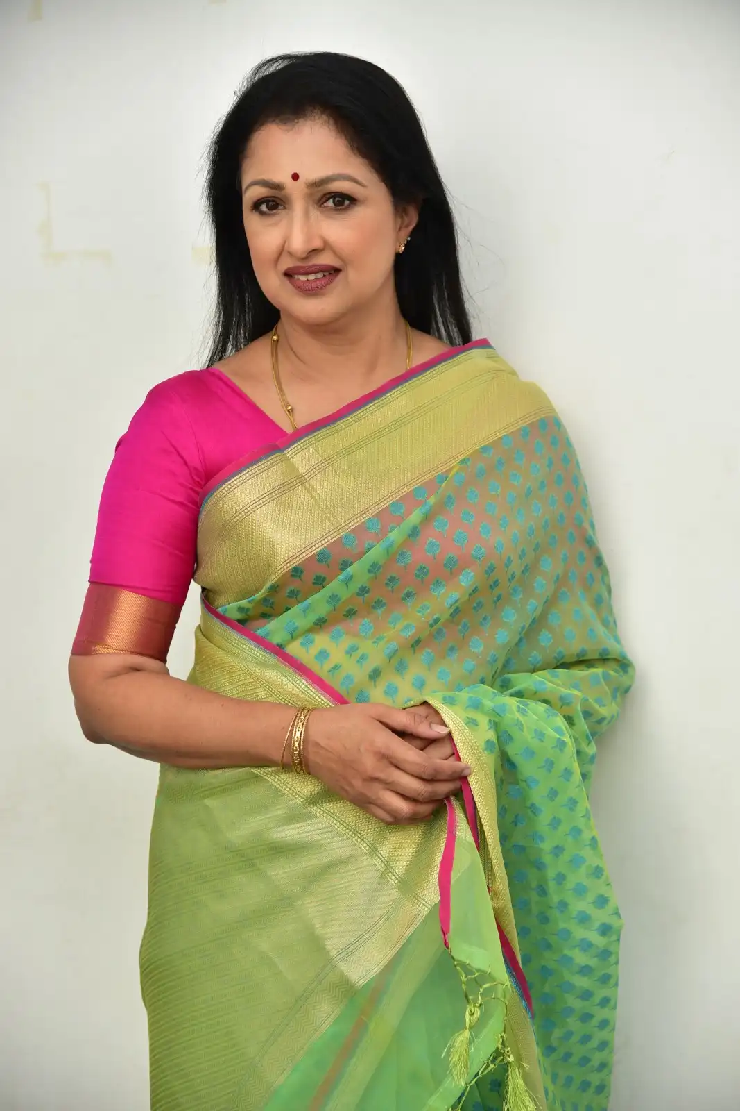 Gautami Photo shoot in Anni Manchi Shakunamule Movie Promotions