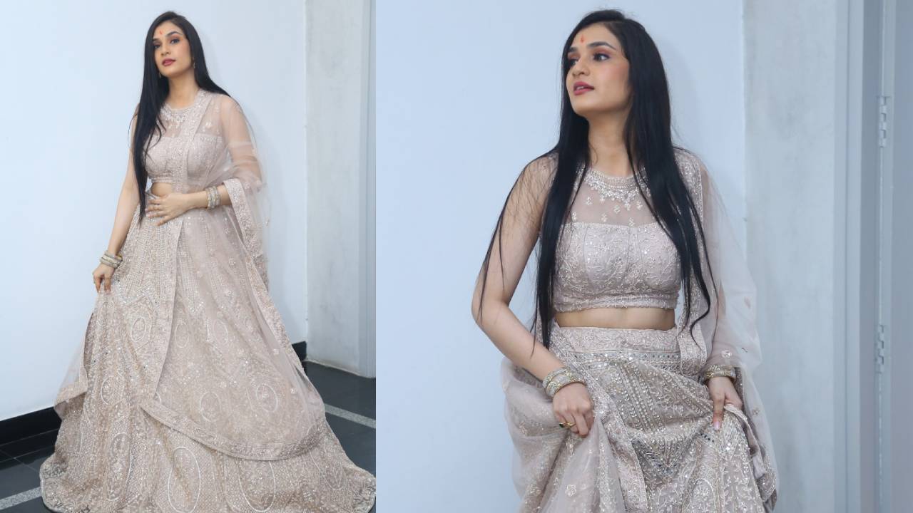 Hasini sudheer : హాసిని సుధీర్ మెస్మరైజ్ లుక్స్..