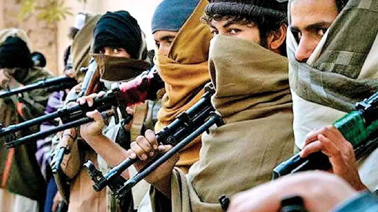 Hyderabad Terrorist : ముగ్గురు హిందువులు, మారు పేర్లతో మకాం, పెద్ద నగరాలే టార్గెట్.. ఉగ్ర కుట్రలో వెలుగులోకి సంచలన విషయాలు Hyderabad Terrorist : ముగ్గురు హిందువులు, మారు పేర్లతో మకాం, పెద్ద నగరాలే టార్గెట్.. ఉగ్ర కుట్రలో వెలుగులోకి సంచలన విషయాలు