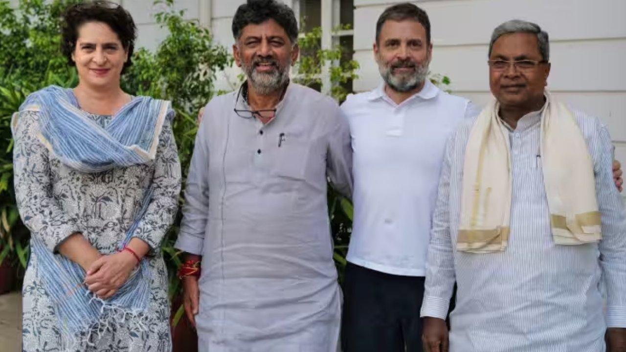 Karnataka CM Swearing: కర్ణాటక సీఎంగా సిద్ధరామయ్య ప్రమాణ స్వీకారోత్సవానికి ఏర్పాట్లు పూర్తి.. ఎవరెవరు హాజరువుతున్నారంటే? Karnataka CM Swearing: కర్ణాటక సీఎంగా సిద్ధరామయ్య ప్రమాణ స్వీకారోత్సవానికి ఏర్పాట్లు పూర్తి.. ఎవరెవరు హాజరువుతున్నారంటే?