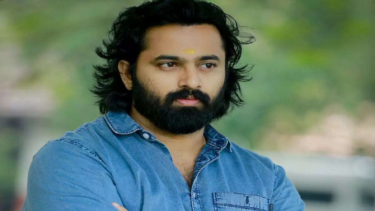 Unni Mukundan : వేధింపుల కేసులో ఉన్ని ముకుందన్కి షాక్ ఇచ్చిన కోర్ట్.. స్టే తొలిగింపు, విచారణ ఎదుర్కొవాల్సిందే! Unni Mukundan : వేధింపుల కేసులో ఉన్ని ముకుందన్కి షాక్ ఇచ్చిన కోర్ట్.. స్టే తొలిగింపు, విచారణ ఎదుర్కొవాల్సిందే!