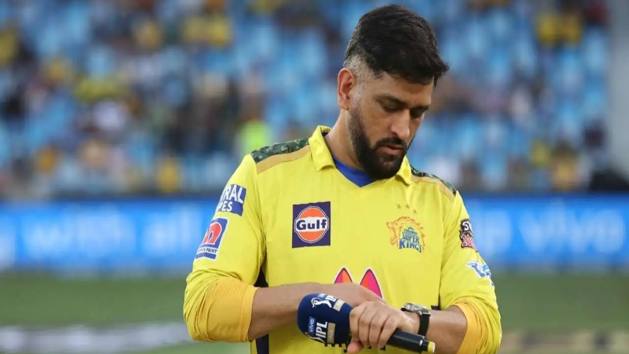 IPL2023: 4 నిమిషాల సమయం వృధా.. మ్యాచ్ రిఫరీ సీరియస్.. ఐపీఎల్ ఫైనల్ ఆడకుండా ధోని పై నిషేదం పడనుందా..? IPL2023: 4 నిమిషాల సమయం వృధా.. మ్యాచ్ రిఫరీ సీరియస్.. ఐపీఎల్ ఫైనల్ ఆడకుండా ధోని పై నిషేదం పడనుందా..?