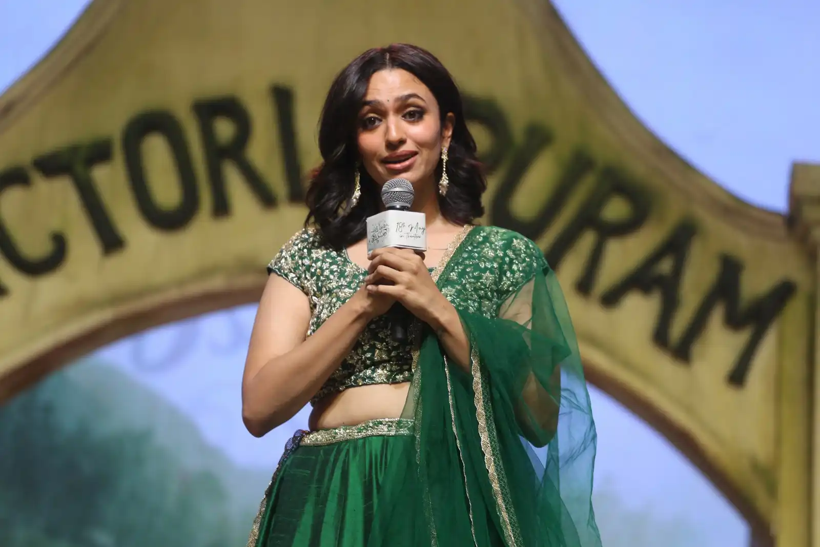Malvika Nair shines in Anni Manchi Shakunamule Pre Release Event