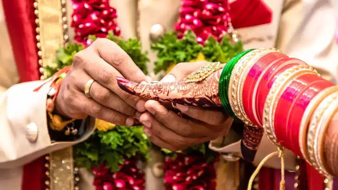 Marriages: మోగనున్న పెళ్లి బాజాలు.. మే, జూన్ నెలల్లో ముహూర్తాలు Marriages: మోగనున్న పెళ్లి బాజాలు.. మే, జూన్ నెలల్లో ముహూర్తాలు