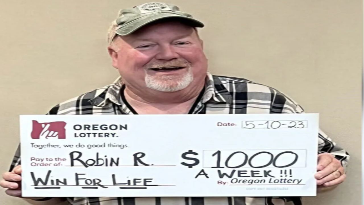 Truck driver wins lottery : ట్రక్ డ్రైవర్ది మామూలు లక్ కాదు.. ప్రతివారం 82,000 .. జీవితానికి సరిపడా డబ్బు.. ఎలా వచ్చింది? Truck driver wins lottery : ట్రక్ డ్రైవర్ది మామూలు లక్ కాదు.. ప్రతివారం 82,000 .. జీవితానికి సరిపడా డబ్బు.. ఎలా వచ్చింది?