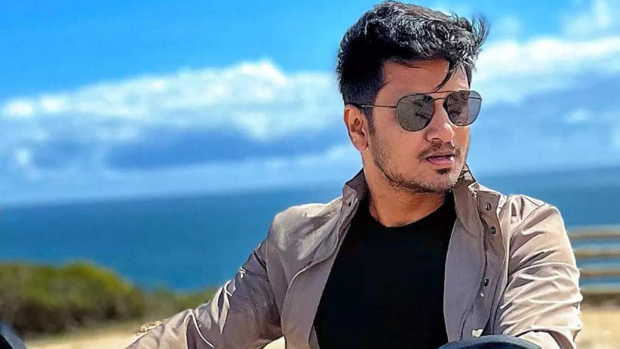 Nikhil Siddharth: మరోసారి ఆ డైరెక్టర్కే నిఖిల్ ఛాన్స్ ఇచ్చాడా..? Nikhil Siddharth: మరోసారి ఆ డైరెక్టర్కే నిఖిల్ ఛాన్స్ ఇచ్చాడా..?