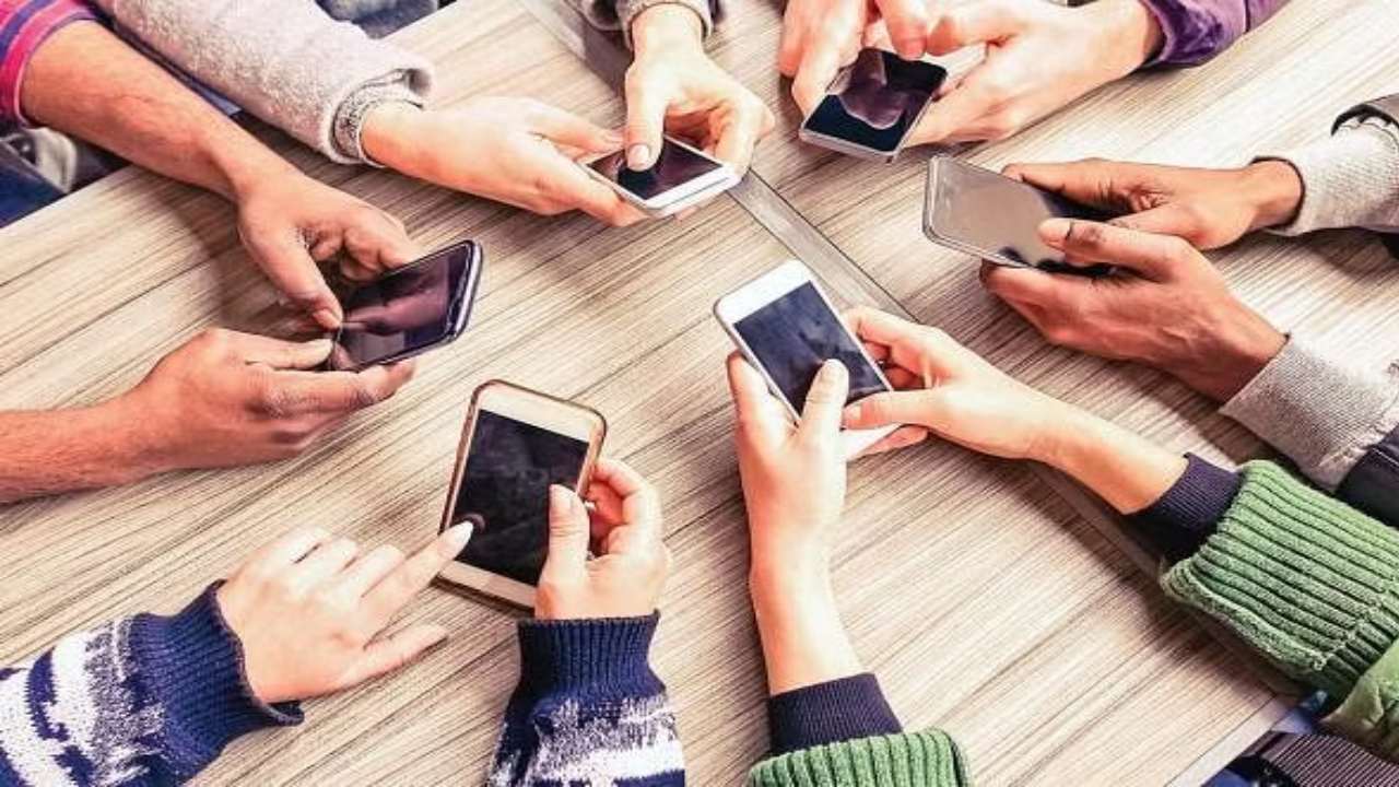 NoMoPhobia _ Is your smartphone your lifeline_ You may have a phobia which affects 75 per cent of Indians