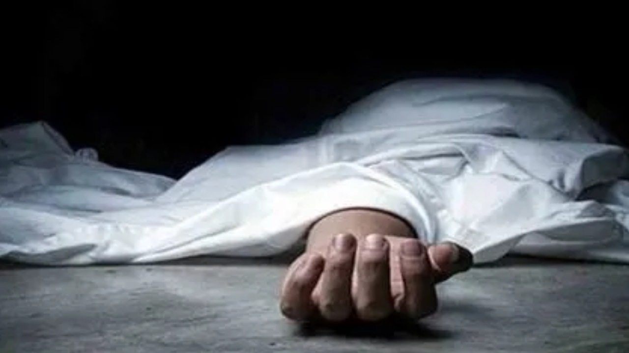 Mahabubabad : ఐదు నెలల్లో ఒకే కుటుంబంలో ముగ్గురి మరణం.. భర్త, కొడుకు మృతిని తట్టుకోలేక వృద్ధురాలు కన్నుమూత Mahabubabad : ఐదు నెలల్లో ఒకే కుటుంబంలో ముగ్గురి మరణం.. భర్త, కొడుకు మృతిని తట్టుకోలేక వృద్ధురాలు కన్నుమూత