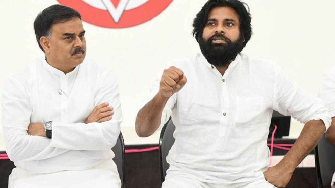 Pawan Kalyan : నాదెండ్ల మనోహర్ను విమర్శించే వారు వైసీపీ కోవర్టులు- పవన్ కల్యాణ్ కీలక వ్యాఖ్యలు Pawan Kalyan : నాదెండ్ల మనోహర్ను విమర్శించే వారు వైసీపీ కోవర్టులు- పవన్ కల్యాణ్ కీలక వ్యాఖ్యలు
