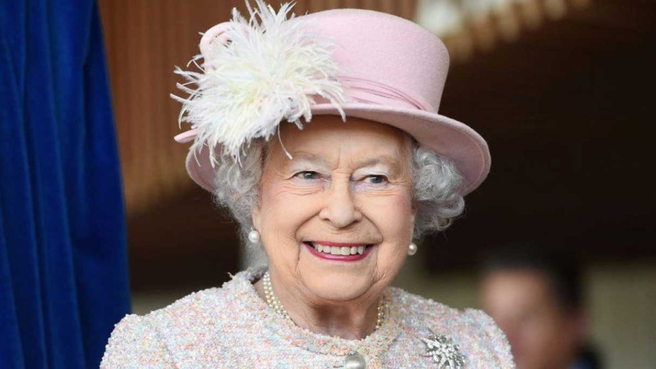 Queen Elizabeth : క్వీన్ ఎలిజబెత్ అంత్యక్రియలకు రూ.1,655కోట్లు ఖర్చు Queen Elizabeth : క్వీన్ ఎలిజబెత్ అంత్యక్రియలకు రూ.1,655కోట్లు ఖర్చు