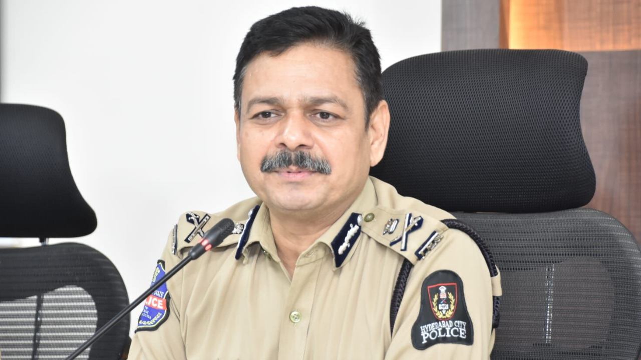 Fake insurance policy: నకిలీ ఇన్సూరెన్సు ముఠా గుట్టు రట్టు.. పాలసీదారులను ఎలా మోసం చేస్తున్నారో తెలిస్తే షాక్ Fake insurance policy: నకిలీ ఇన్సూరెన్సు ముఠా గుట్టు రట్టు.. పాలసీదారులను ఎలా మోసం చేస్తున్నారో తెలిస్తే షాక్