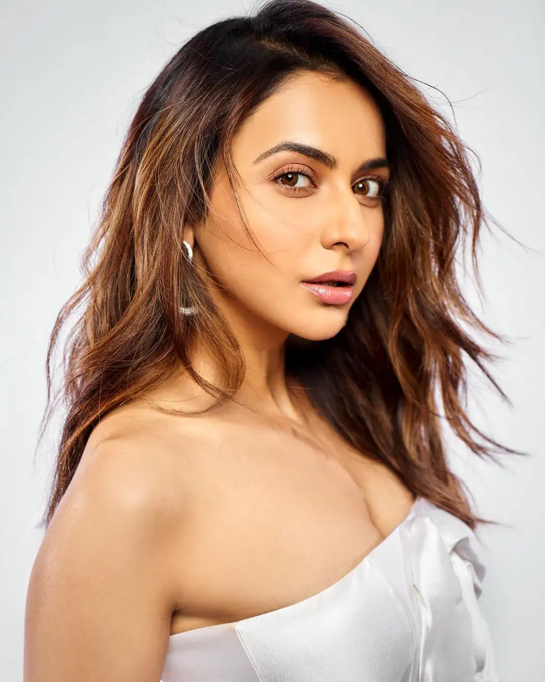 Rakul Preet Singh stunning looks in White gown