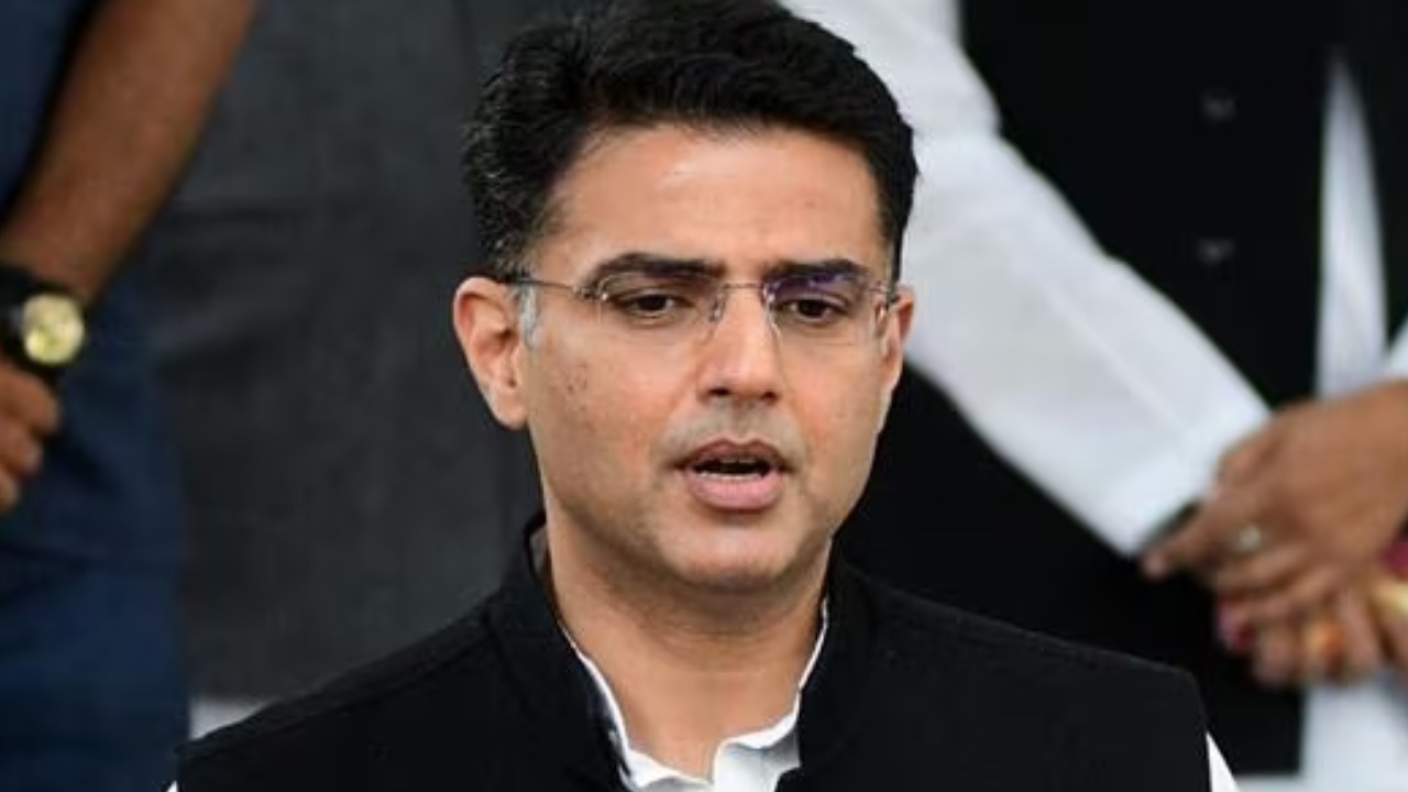 Sachin Pilot : రాజస్థాన్ కాంగ్రెస్ లో మరోసారి అంతర్గత విభేదాలు.. పార్టీ అనుమతి లేకుండా పాదయాత్రకు సిద్ధమైన సచిన్ పైలెట్ Sachin Pilot : రాజస్థాన్ కాంగ్రెస్ లో మరోసారి అంతర్గత విభేదాలు.. పార్టీ అనుమతి లేకుండా పాదయాత్రకు సిద్ధమైన సచిన్ పైలెట్