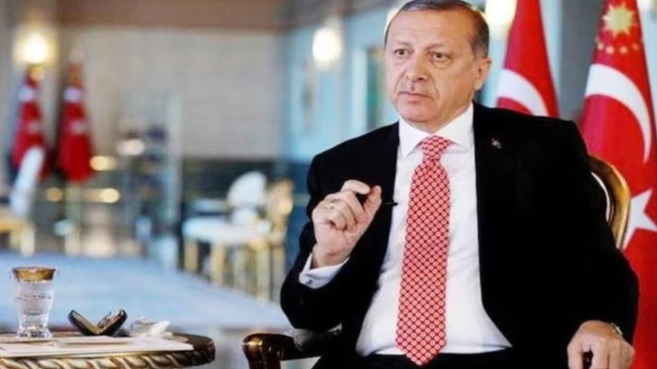 Erdogan: టర్కీ ఎన్నికల్లో ఎర్డోగాన్ మరోసారి విజయం.. 11వ సారి అధ్యక్షుడిగా ఎన్నిక Erdogan: టర్కీ ఎన్నికల్లో ఎర్డోగాన్ మరోసారి విజయం.. 11వ సారి అధ్యక్షుడిగా ఎన్నిక