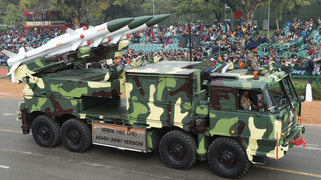 India Defence Production: రక్షణ రంగంలో భారత్ సరికొత్త రికార్డ్.. తొలిసారి రూ.లక్ష కోట్లు దాటిన ఉత్పత్తి India Defence Production: రక్షణ రంగంలో భారత్ సరికొత్త రికార్డ్.. తొలిసారి రూ.లక్ష కోట్లు దాటిన ఉత్పత్తి