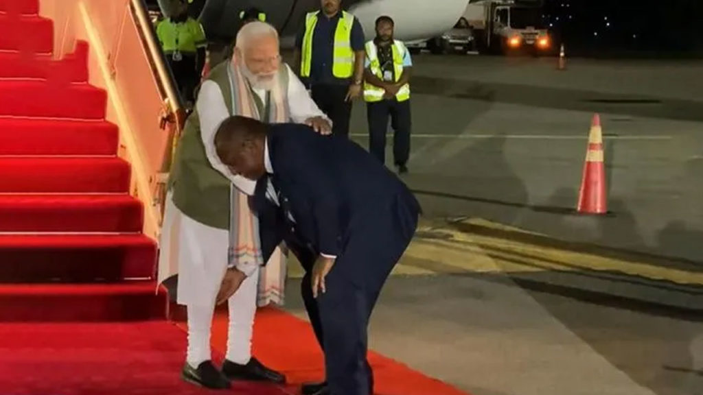 Papua New Guinea PM Touches Prime Minister Modi Feet