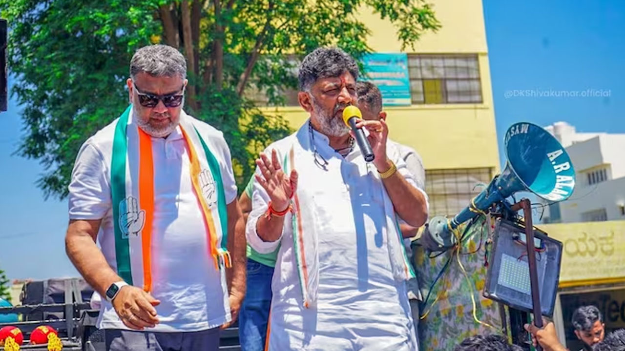 Karnataka Polls: ఒక్క హామీతో బొక్కబోర్లా పడ్డ కాంగ్రెస్.. రాష్ట్రవ్యాప్తంగా హనుమాన్ మందిరాలు నిర్మిస్తామంటూ హామీ Karnataka Polls: ఒక్క హామీతో బొక్కబోర్లా పడ్డ కాంగ్రెస్.. రాష్ట్రవ్యాప్తంగా హనుమాన్ మందిరాలు నిర్మిస్తామంటూ హామీ