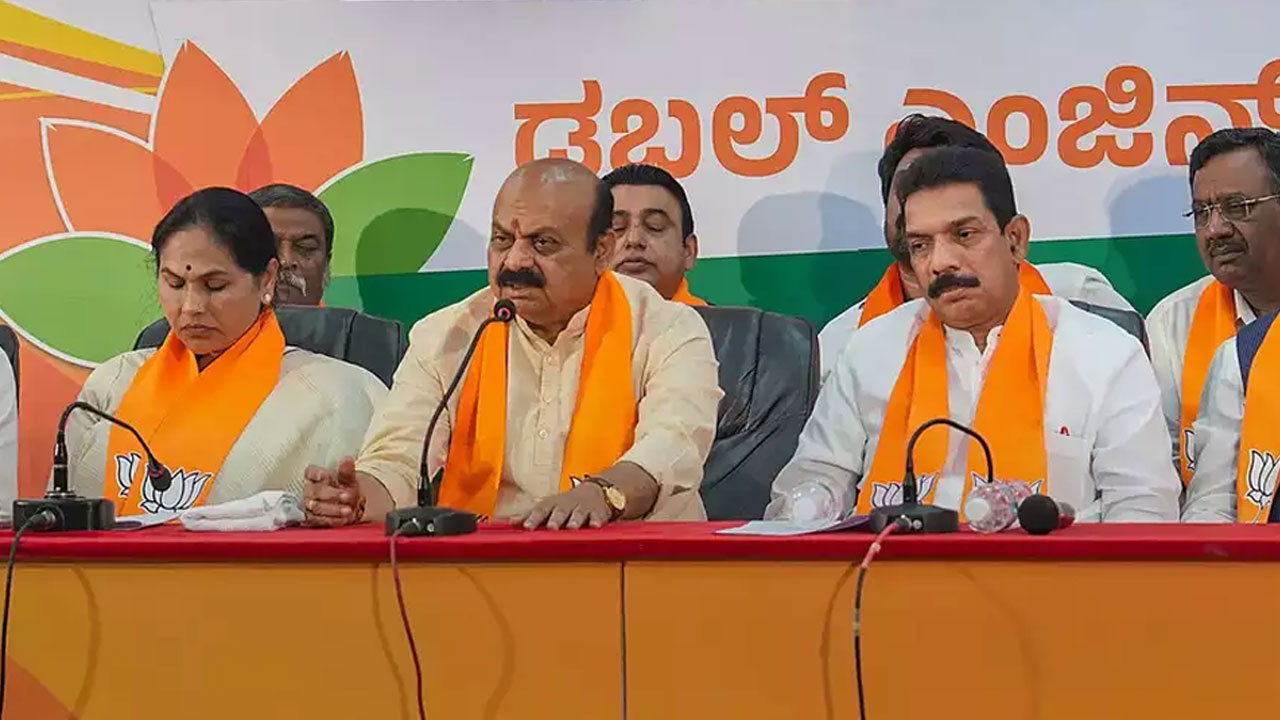 Karnataka Polls: చిత్తు చిత్తుగా ఓడిపోయిన 11 మంది బీజేపీ మంత్రులు.. వారి పేర్లేంటో తెలుసా? Karnataka Polls: చిత్తు చిత్తుగా ఓడిపోయిన 11 మంది బీజేపీ మంత్రులు.. వారి పేర్లేంటో తెలుసా?