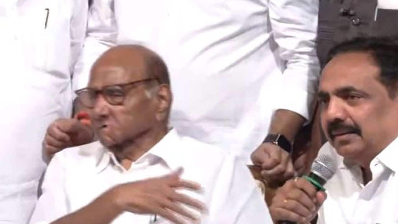 Maharashtra Politics: ఎన్సీపీ సీనియర్ నేత రాజీనామా.. ఆయన వెంటే బేరర్లంతా రాజీనామా Maharashtra Politics: ఎన్సీపీ సీనియర్ నేత రాజీనామా.. ఆయన వెంటే బేరర్లంతా రాజీనామా