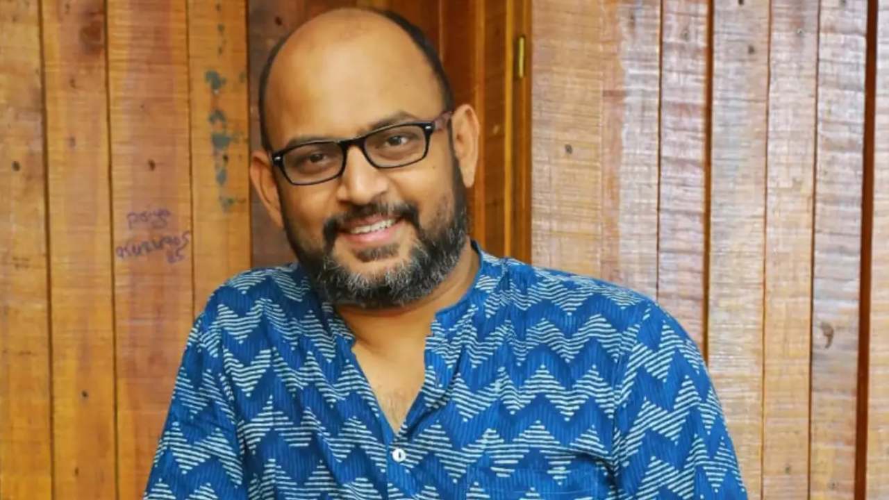 VI Anand: ఫాంటసీతో పిచ్చెక్కిస్తున్న డైరెక్టర్.. ఈసారైనా హిట్టు దక్కేనా..? VI Anand: ఫాంటసీతో పిచ్చెక్కిస్తున్న డైరెక్టర్.. ఈసారైనా హిట్టు దక్కేనా..?