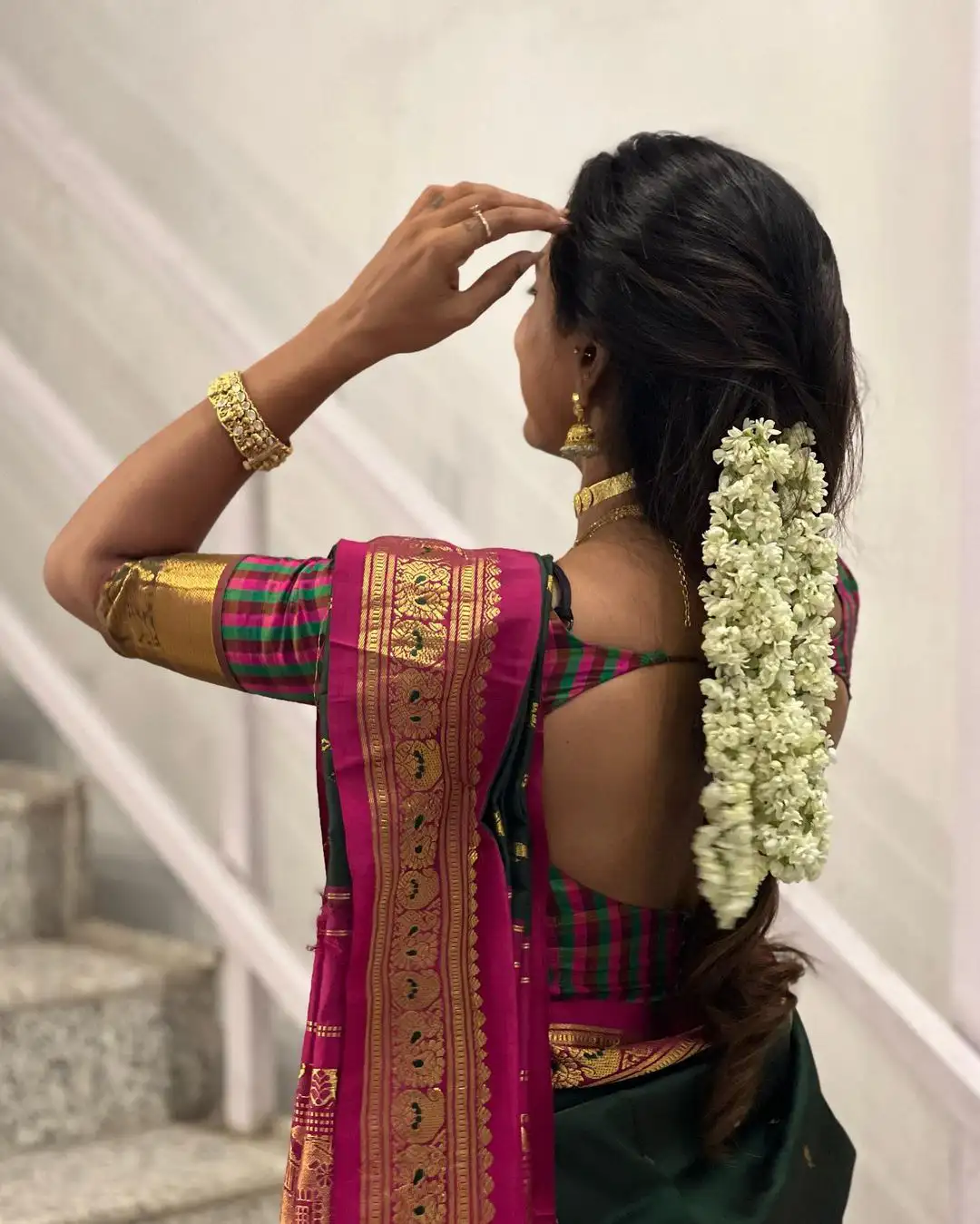 Vithika Sheru shines in Silk Saree at Wedding 