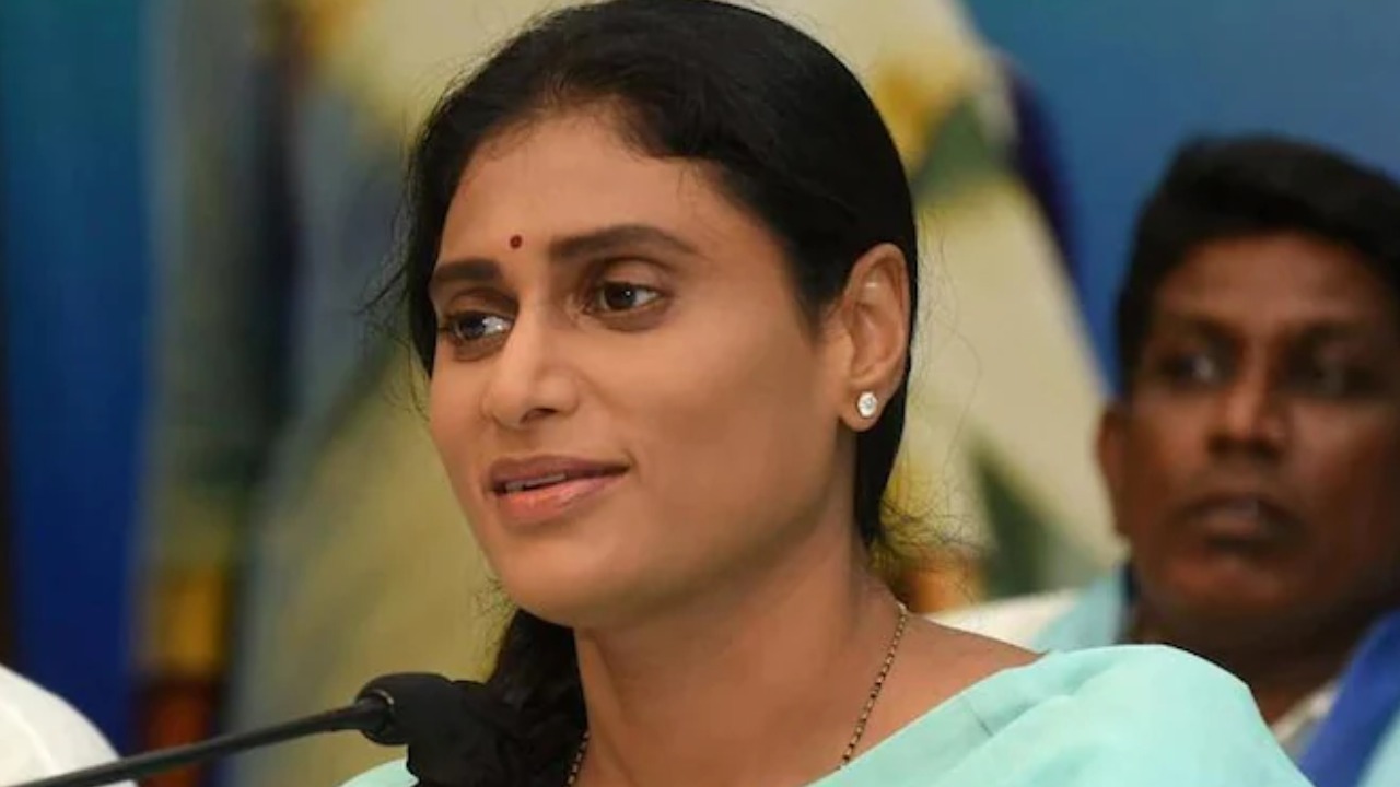 YS Sharmila : టీఎస్పీఎస్సీ పేపర్ లీకేజీలో కేసీఆర్ ను ప్రశ్నిస్తే కేసులు.. జర్నలిస్టులకు అండగా ఉంటాం : వైఎస్ షర్మిల YS Sharmila : టీఎస్పీఎస్సీ పేపర్ లీకేజీలో కేసీఆర్ ను ప్రశ్నిస్తే కేసులు.. జర్నలిస్టులకు అండగా ఉంటాం : వైఎస్ షర్మిల