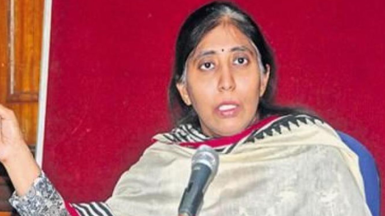 YS Viveka Case : తెలంగాణ హైకోర్టుకు క్షమాపణలు చెప్పిన సునీతా రెడ్డి YS Viveka Case : తెలంగాణ హైకోర్టుకు క్షమాపణలు చెప్పిన సునీతా రెడ్డి