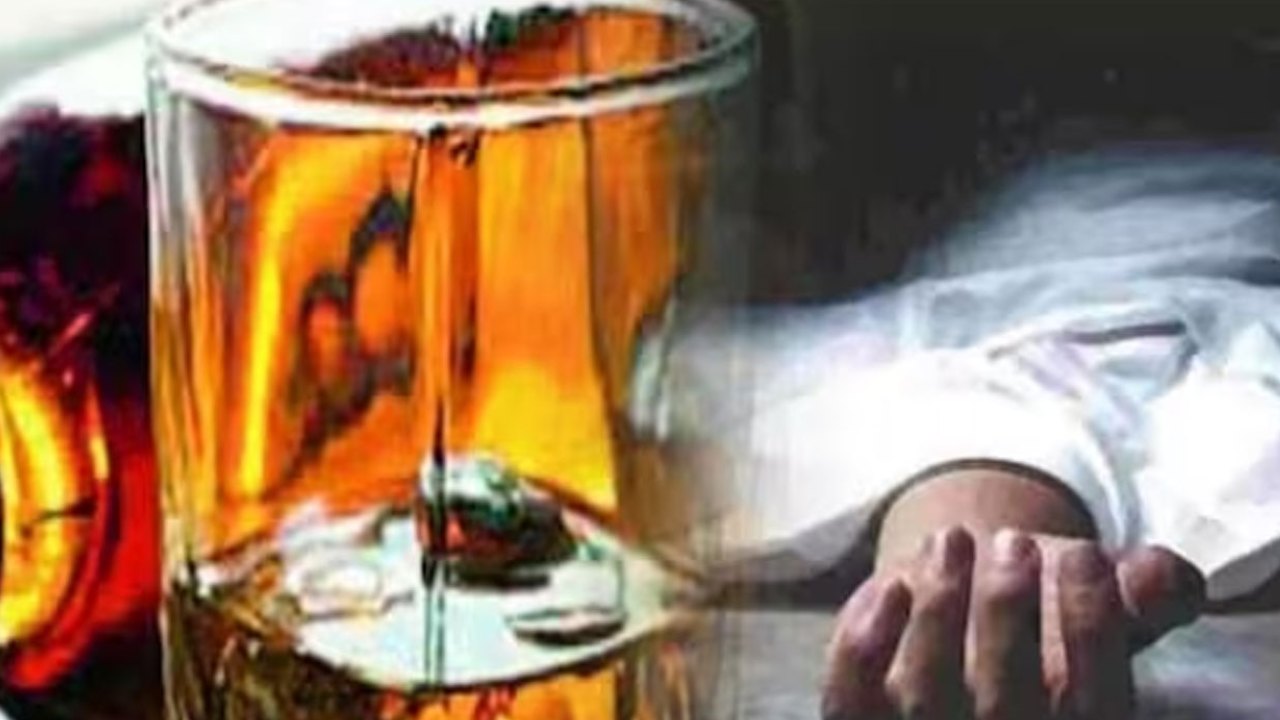 Tamil Nadu : తమిళనాడులో విషాదం.. కల్తీ మద్యం తాగి 13 మంది మృతి Tamil Nadu : తమిళనాడులో విషాదం.. కల్తీ మద్యం తాగి 13 మంది మృతి