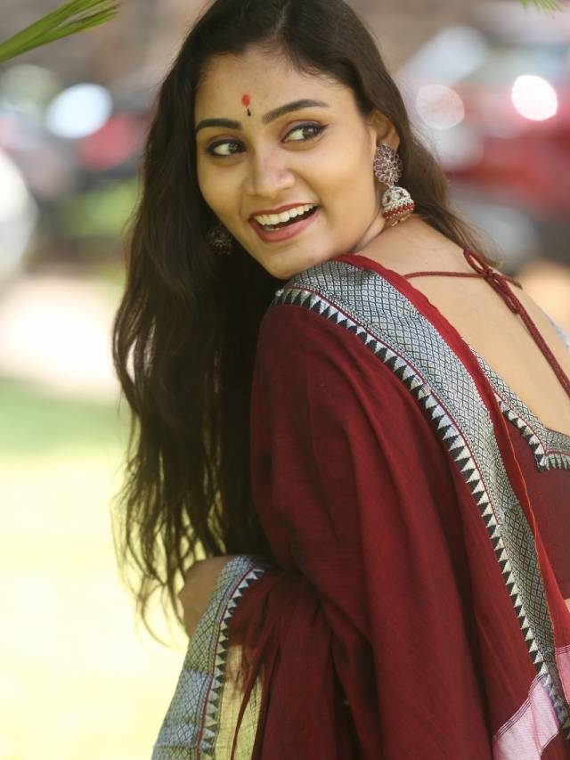 >ఎరుపు చీరలో మెరిసిపోతున్న చాందిని..