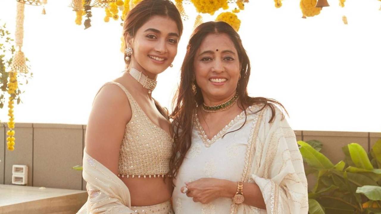 Pooja Hegde : పూజా హెగ్డేకి ఎలాంటి వరుడు కావాలో తెలుసా? పూజా వాళ్ళ అమ్మ చెప్పేసింది.. Pooja Hegde : పూజా హెగ్డేకి ఎలాంటి వరుడు కావాలో తెలుసా? పూజా వాళ్ళ అమ్మ చెప్పేసింది..