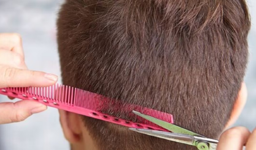 teacher hair Cut students