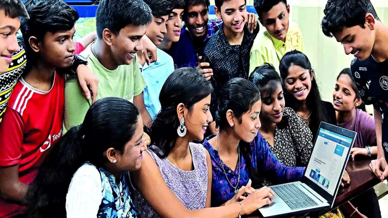 AP EAPCET Results Released: ఏపీ ఈఏపీసెట్ ఫలితాలు వచ్చేశాయ్.. విడుదల చేసిన మంత్రి బొత్స సత్యనారాయణ AP EAPCET Results Released: ఏపీ ఈఏపీసెట్ ఫలితాలు వచ్చేశాయ్.. విడుదల చేసిన మంత్రి బొత్స సత్యనారాయణ