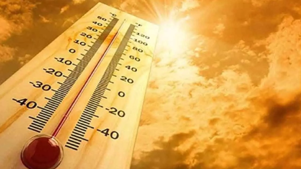 AP Heat Wave: బాబోయ్.. ఏపీ ఇంకా నిప్పుల గుండమే.. 188 మండలాల్లో తీవ్ర వడగాలులు .. బయటకు రావొద్దంటూ హెచ్చరికలు AP Heat Wave: బాబోయ్.. ఏపీ ఇంకా నిప్పుల గుండమే.. 188 మండలాల్లో తీవ్ర వడగాలులు .. బయటకు రావొద్దంటూ హెచ్చరికలు