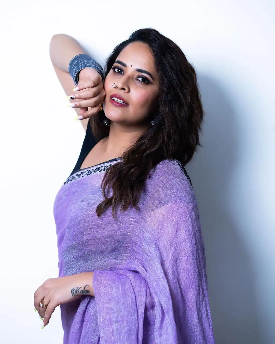 Anasuya Bharadwaj Mesmerizing Looks in Saree