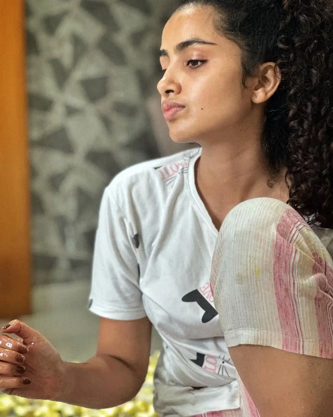 Anupama Parameswaran Prepared Mango Pickle Avakaya Photos goes viral  