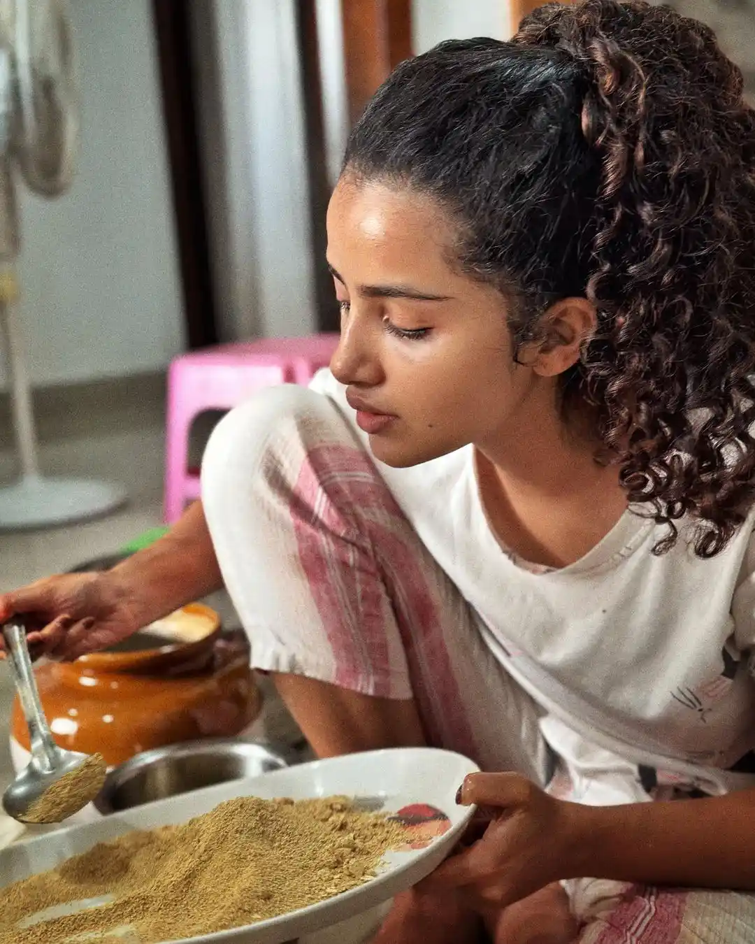 Anupama Parameswaran Prepared Mango Pickle Avakaya Photos goes viral  