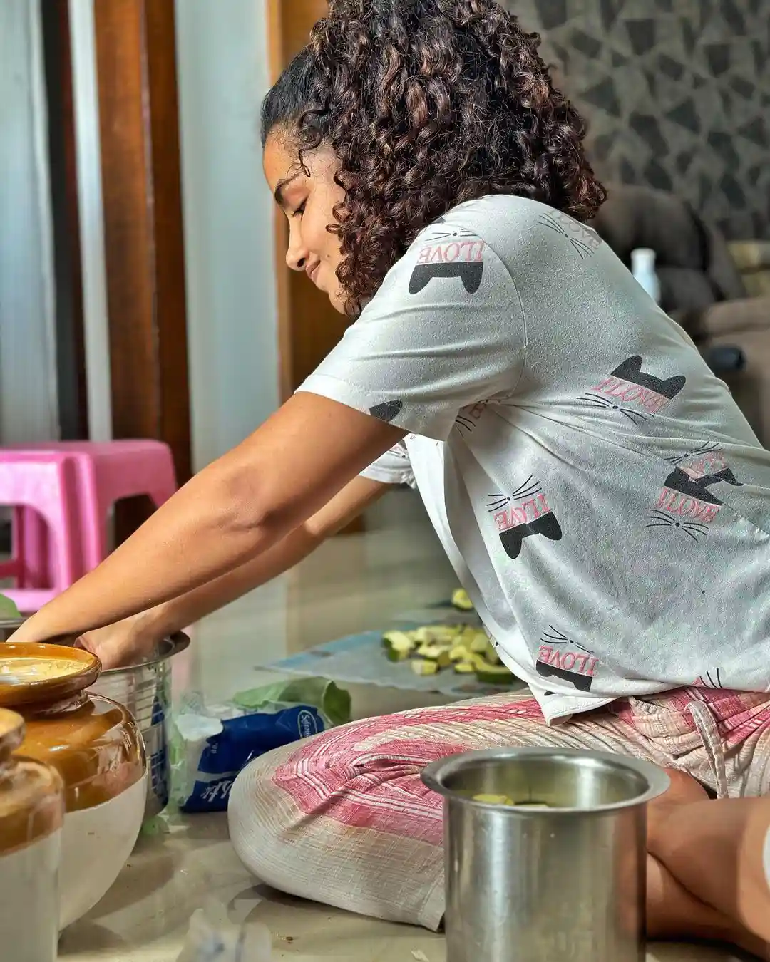 Anupama Parameswaran Prepared Mango Pickle Avakaya Photos goes viral  
