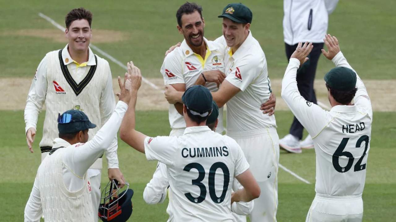 Ashes : విజృంభించిన బౌలర్లు.. 47 పరుగులు 6 వికెట్లు.. తొలి ఇన్నింగ్స్లో ఇంగ్లాండ్ ఆలౌట్.. ఆసీస్కు ఆధిక్యం Ashes : విజృంభించిన బౌలర్లు.. 47 పరుగులు 6 వికెట్లు.. తొలి ఇన్నింగ్స్లో ఇంగ్లాండ్ ఆలౌట్.. ఆసీస్కు ఆధిక్యం