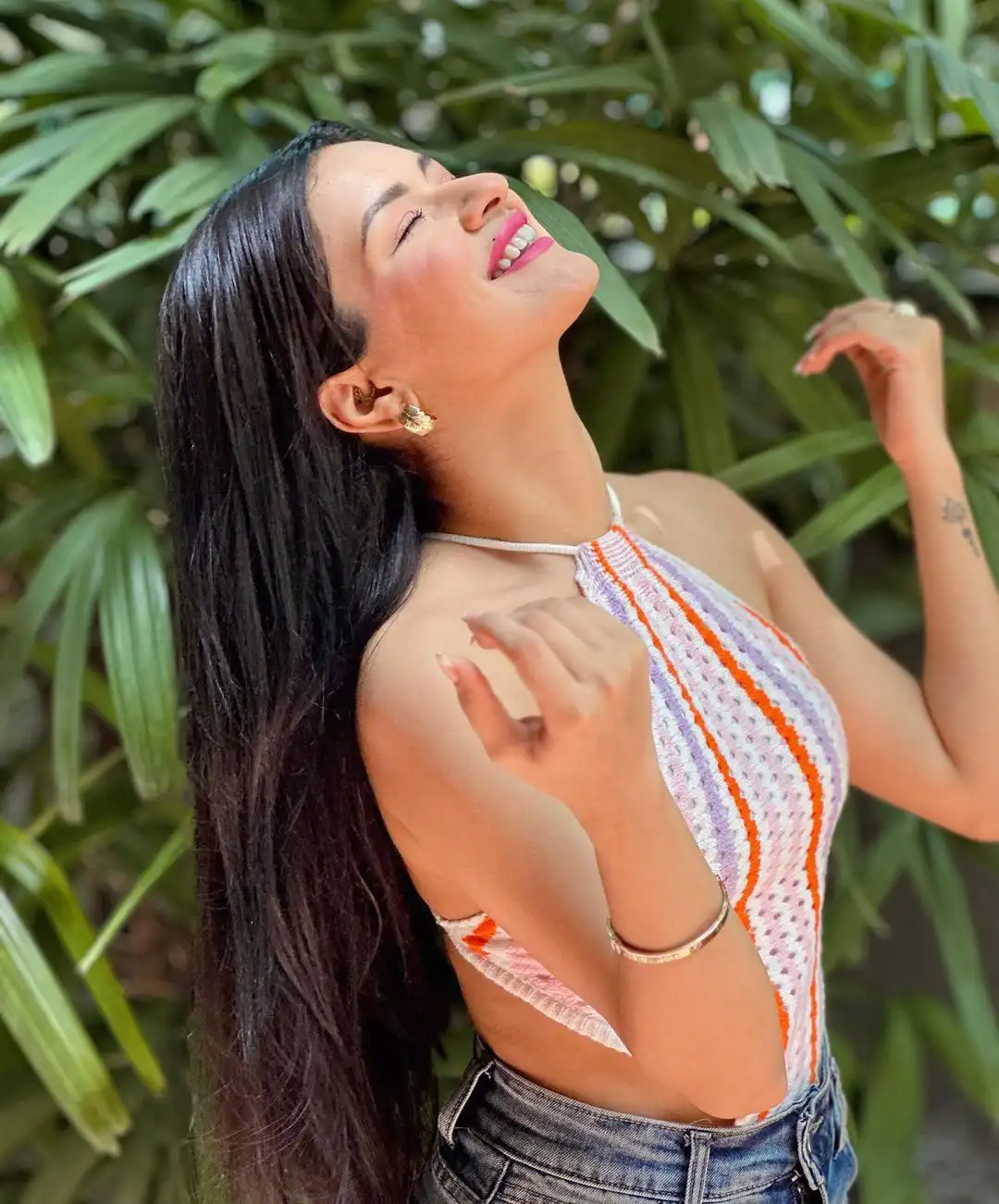 Avneet Kaur photo shoot in short dress