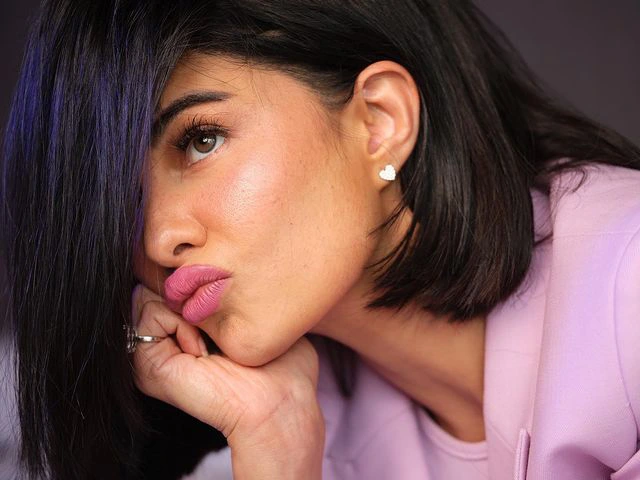 Bollywood heroine Jacqueline Fernandez stylish looks photos