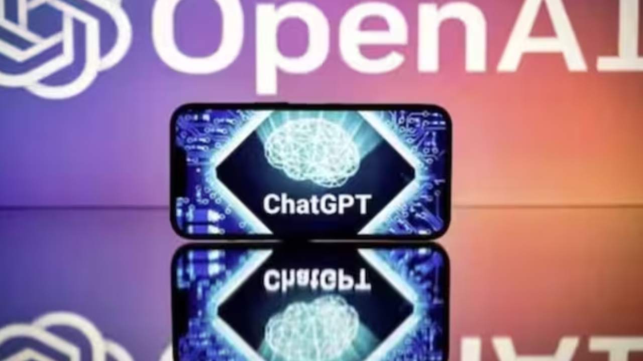 ChatGPT: హార్వర్డ్ విశ్వవిద్యాలయం కీలక నిర్ణయం.. చాట్ జీపీటీ AI-ఆధారిత ఉపాధ్యాయుడిని నియమించేందుకు కసరత్తు ChatGPT: హార్వర్డ్ విశ్వవిద్యాలయం కీలక నిర్ణయం.. చాట్ జీపీటీ AI-ఆధారిత ఉపాధ్యాయుడిని నియమించేందుకు కసరత్తు