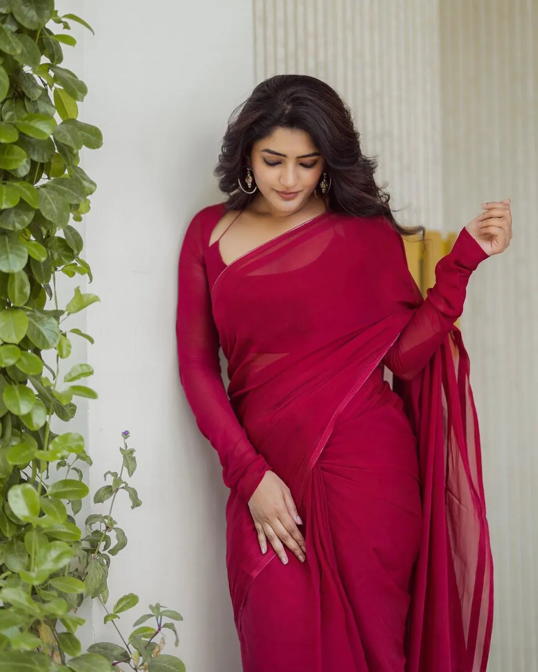 Eesha Rebba latest saree photos gone viral