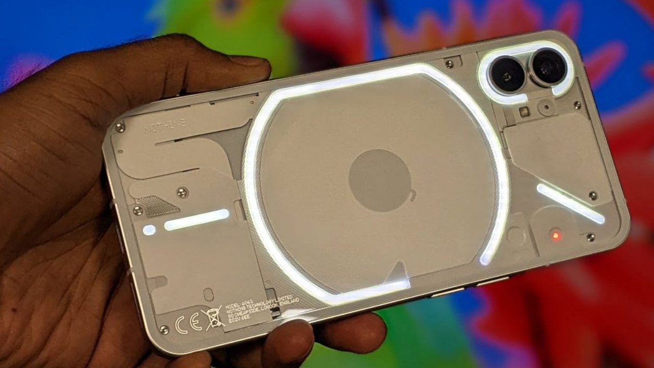 Flipkart offers massive discount on Nothing Phone (1)